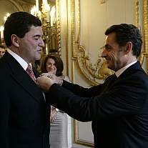 Photo of Elias Zerhouni and Nicolas Sarkozy