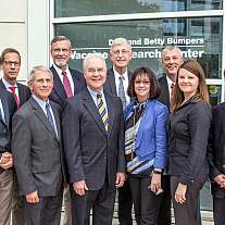 HHS Secretary Price tours the Vaccine Research Center on the NIH campus