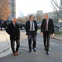 Bill Gates visits NIH 
